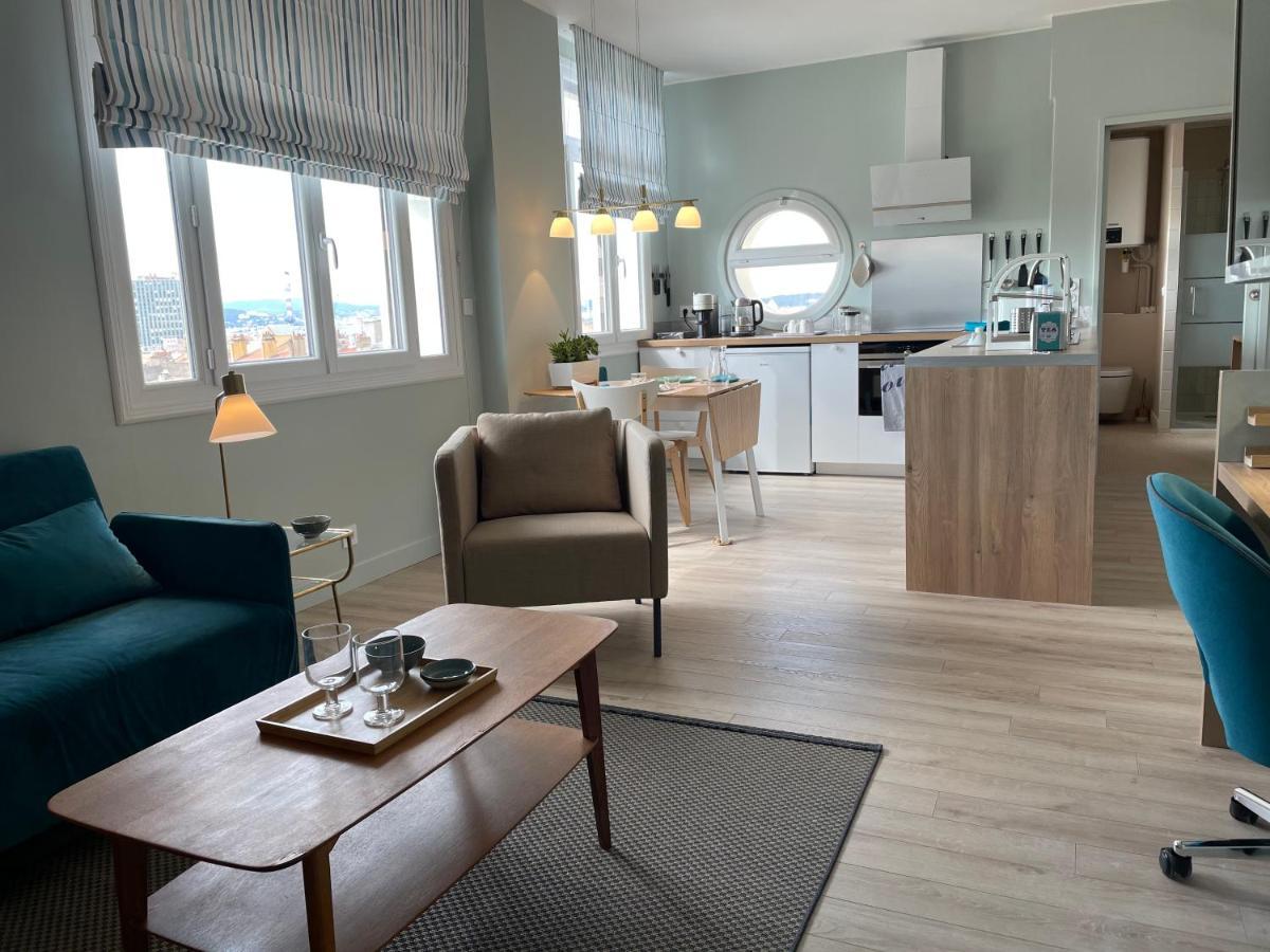 Vue sur rade appartement élégant vaste climatisé étage élevé ascenseur proche parking et toutes commodités au cœur du Toulon historique Extérieur photo