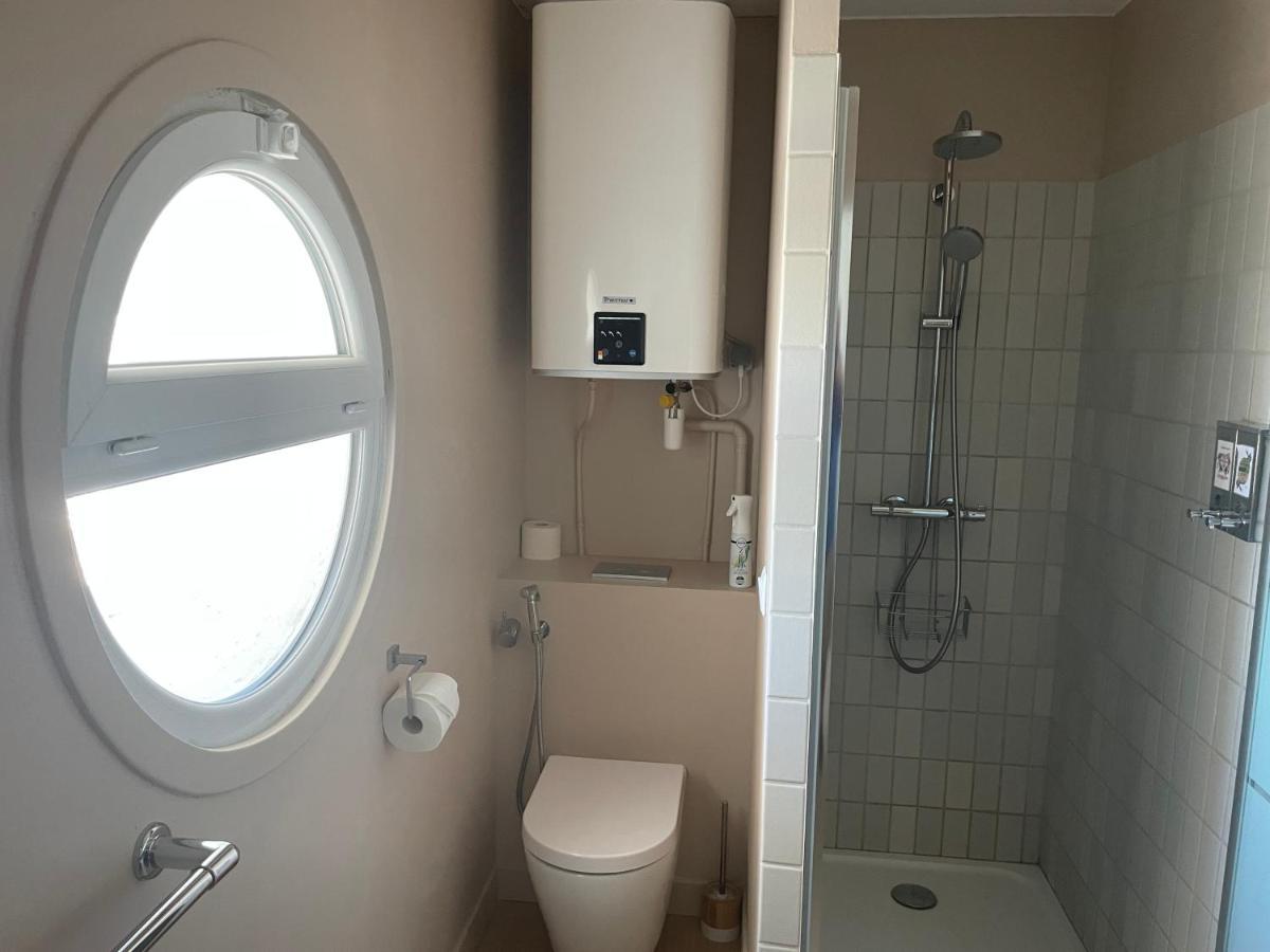 Vue sur rade appartement élégant vaste climatisé étage élevé ascenseur proche parking et toutes commodités au cœur du Toulon historique Extérieur photo