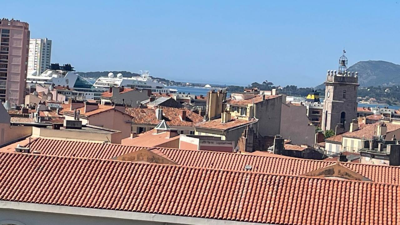 Vue sur rade appartement élégant vaste climatisé étage élevé ascenseur proche parking et toutes commodités au cœur du Toulon historique Extérieur photo